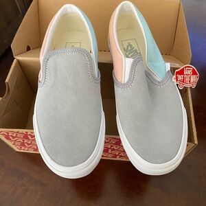 Brand new Vans. Very nice colors.